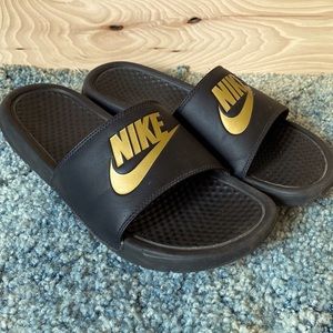 Nike benassi sandals
